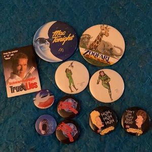 Vintage 80’s and 90’s buttons/pins lot